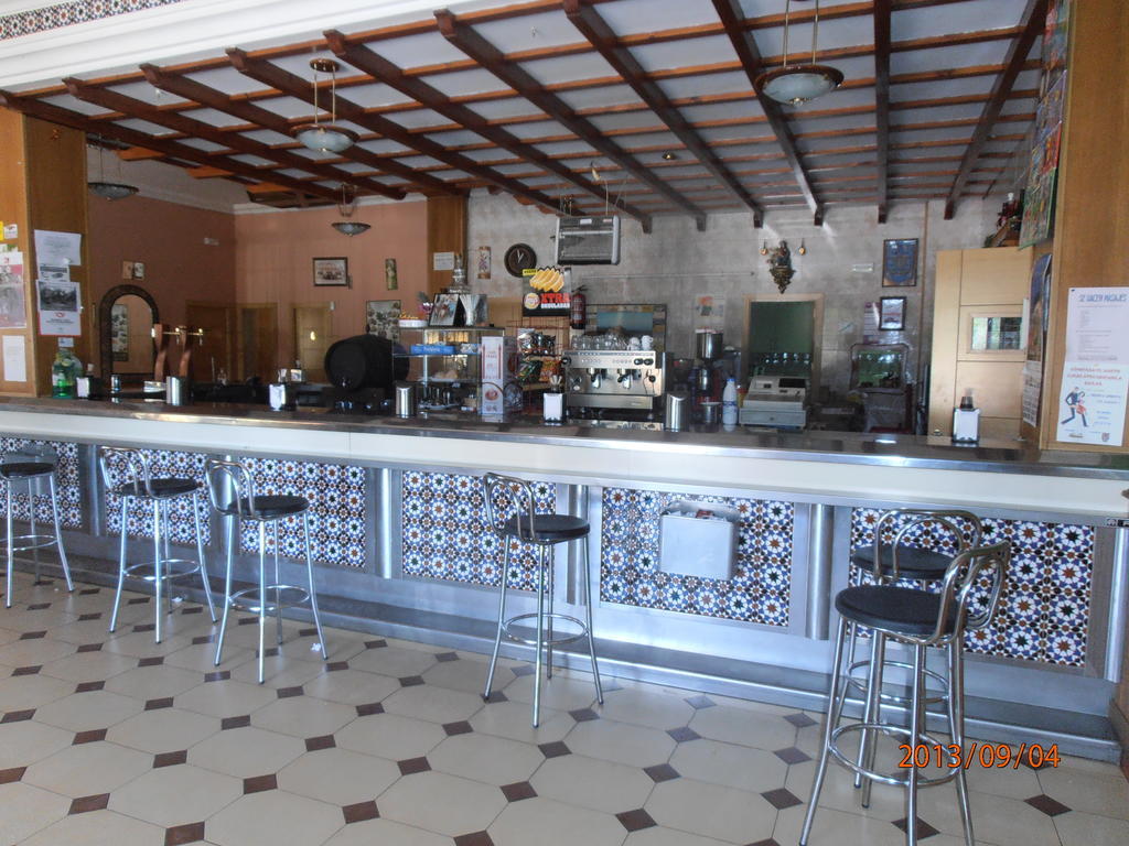 Hostal Restaurante Las Rejas Archidona Exterior photo
